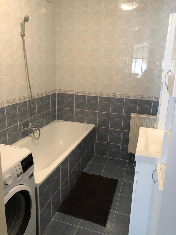 Alina Apartmanok Hajduszoboszlo Ngoại thất bức ảnh