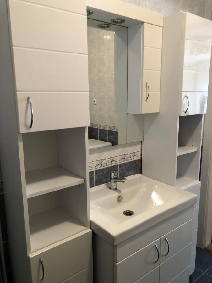 Alina Apartmanok Hajduszoboszlo Ngoại thất bức ảnh