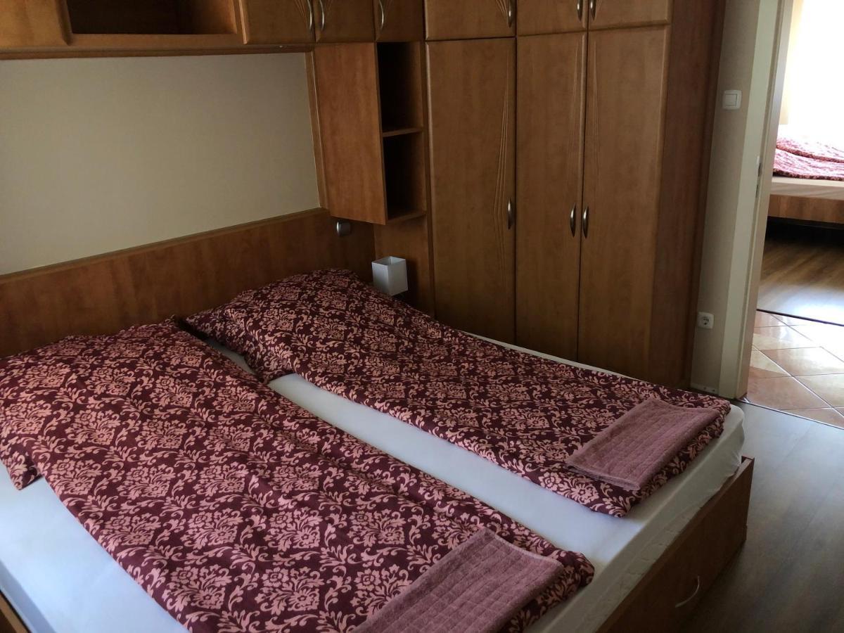 Alina Apartmanok Hajduszoboszlo Ngoại thất bức ảnh