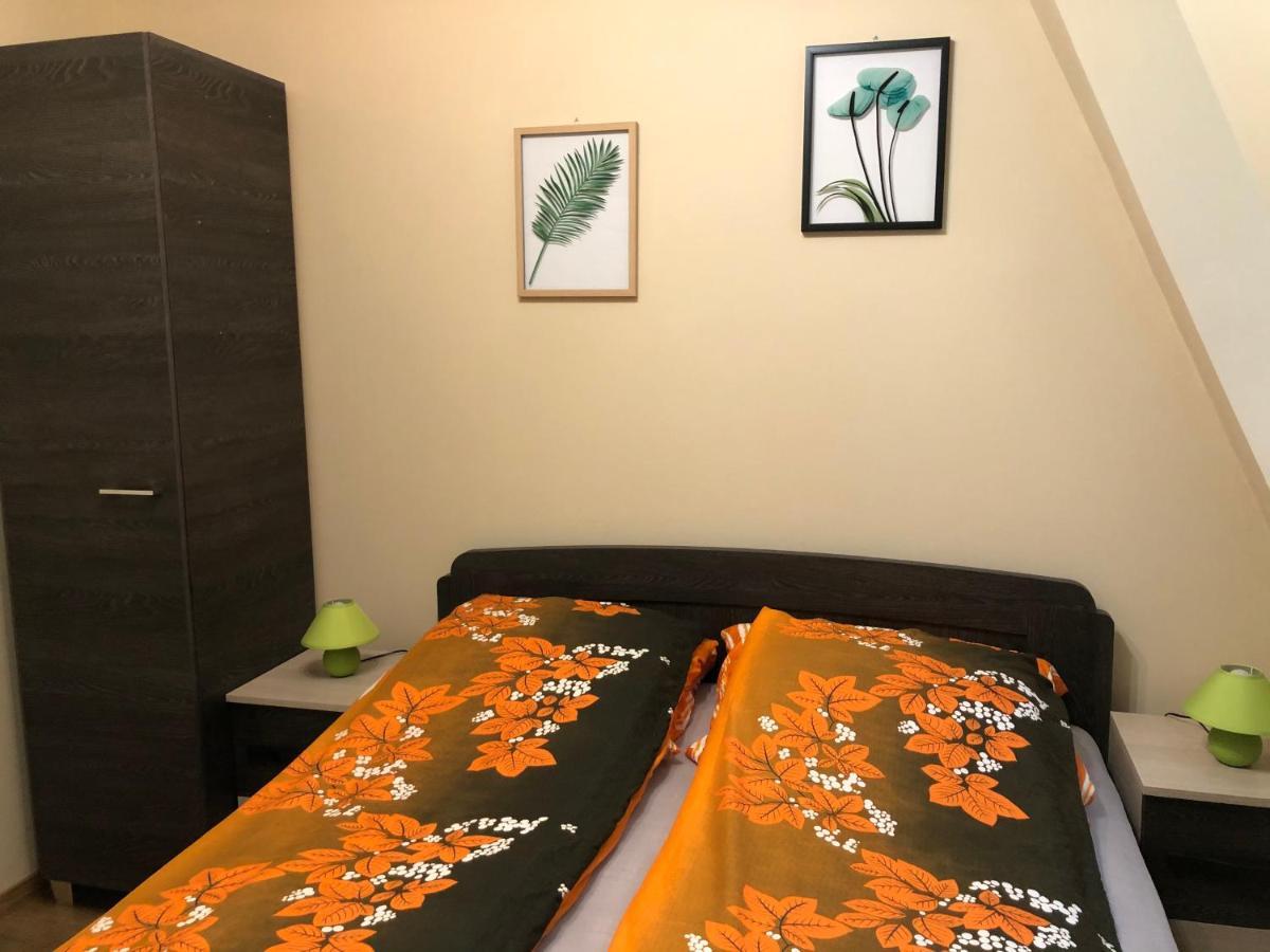 Alina Apartmanok Hajduszoboszlo Ngoại thất bức ảnh