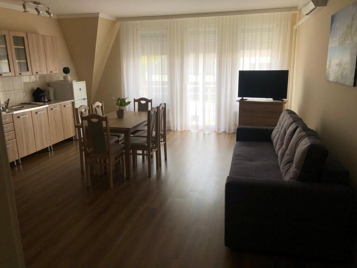 Alina Apartmanok Hajduszoboszlo Ngoại thất bức ảnh