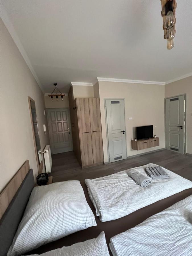 Alina Apartmanok Hajduszoboszlo Ngoại thất bức ảnh