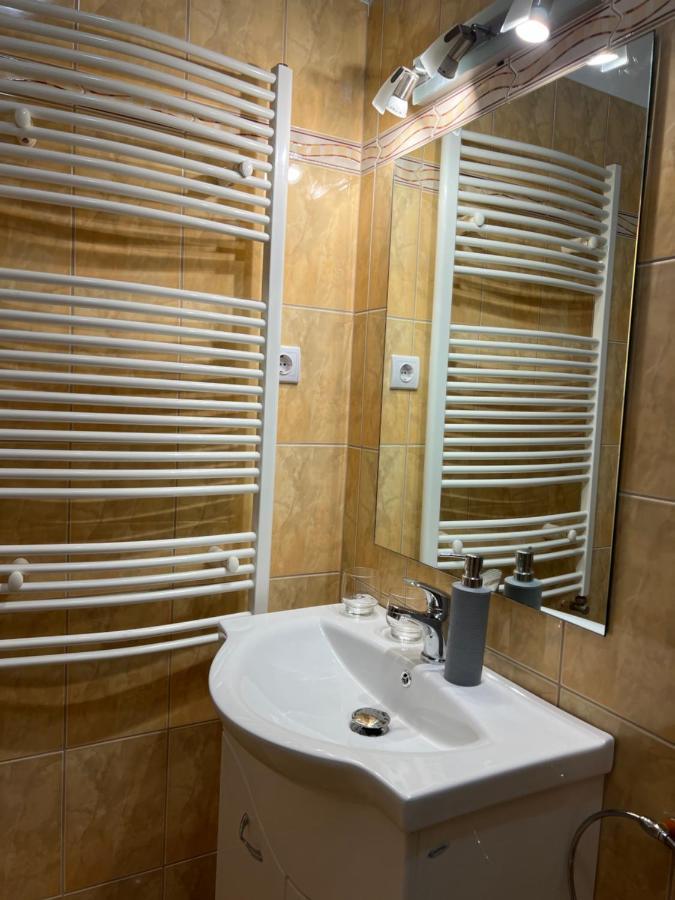 Alina Apartmanok Hajduszoboszlo Ngoại thất bức ảnh