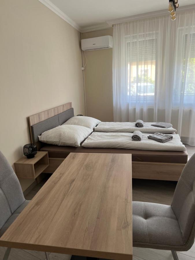 Alina Apartmanok Hajduszoboszlo Ngoại thất bức ảnh