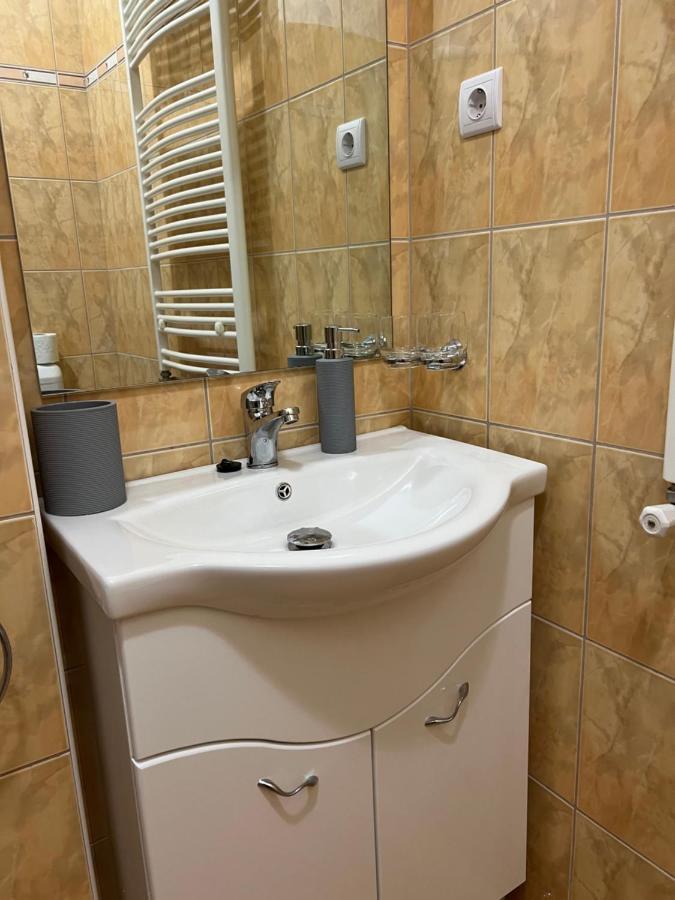 Alina Apartmanok Hajduszoboszlo Ngoại thất bức ảnh