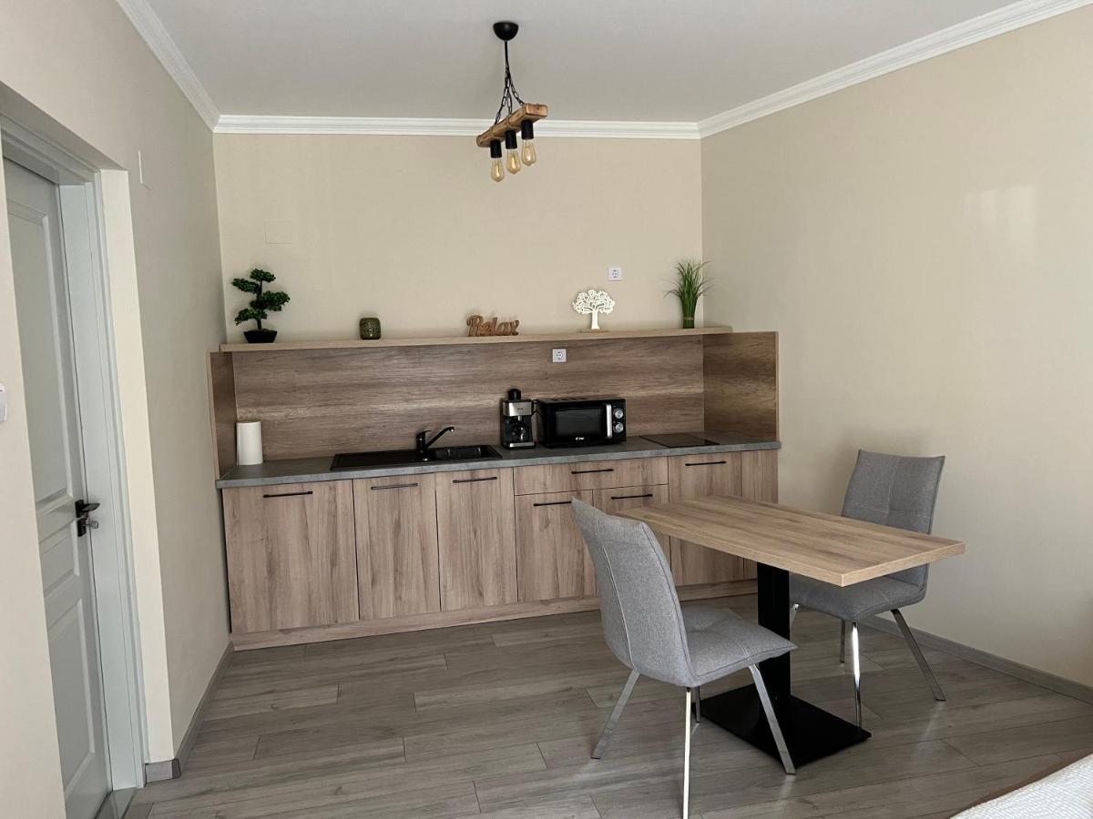 Alina Apartmanok Hajduszoboszlo Ngoại thất bức ảnh